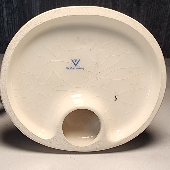 Goebel Hummel-Apple Tree Girl  Figurine/Girl Sitting in Tree with Bird On Branch - Picture 10 of 12